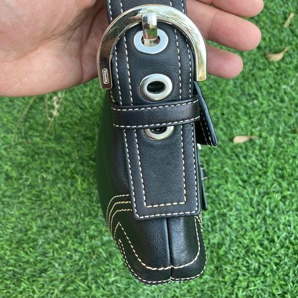 Coach - Picture 5 of 9